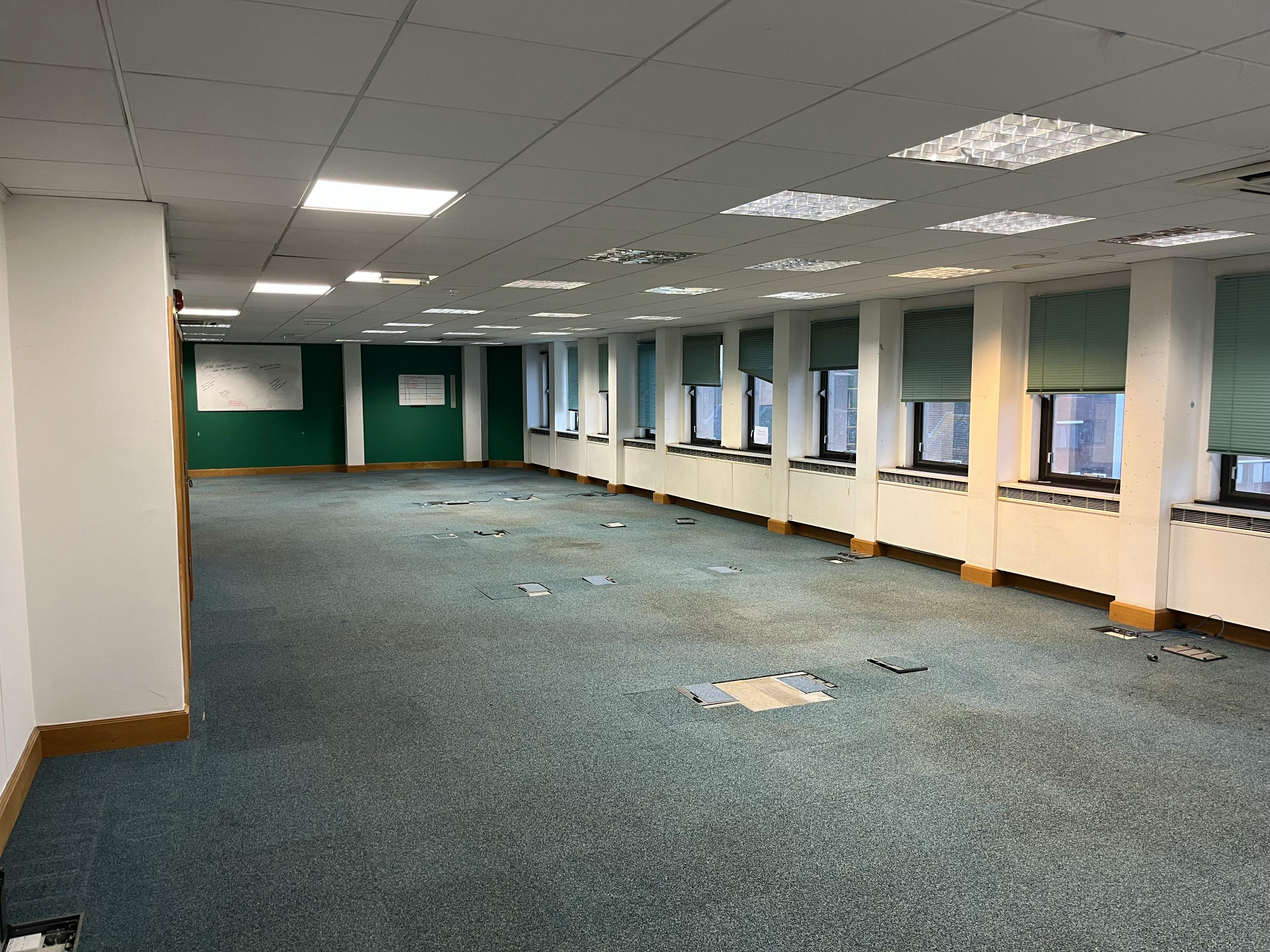 Office in Eastleigh - photo 4