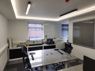 William Street, Hyde, Industrial/Logistics / Office To Let - 20231012_111933.jpg