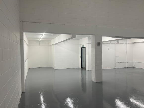 Unit 9, London To Let - IMG_2362.jpg