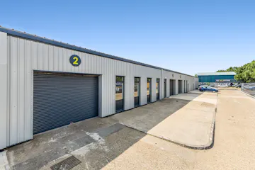 Units 2-4 The Point, Aylesbury, Industrial To Let - 112372_Unit 2 3 The Point (1).jpg