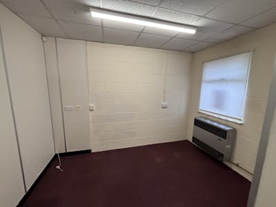 Unit 32, Aberaman Park Industrial Estate, Aberdare, Industrial To Let - IMG_1783.jpg