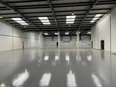 Unit 4A Tinsley Lane North, Tinsley Lane North, Crawley, Warehouse To Let - 7354 4A TLN 11 251124.jpg