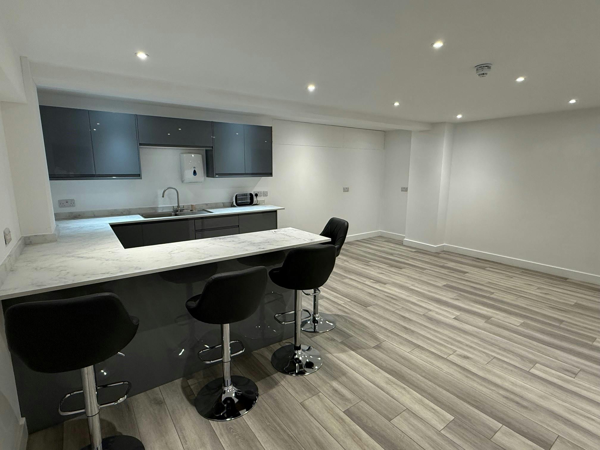 Unit 6 Cobham Centre, Westmead Industrial Estate, Swindon, Industrial To Let - Internal 005.jpg