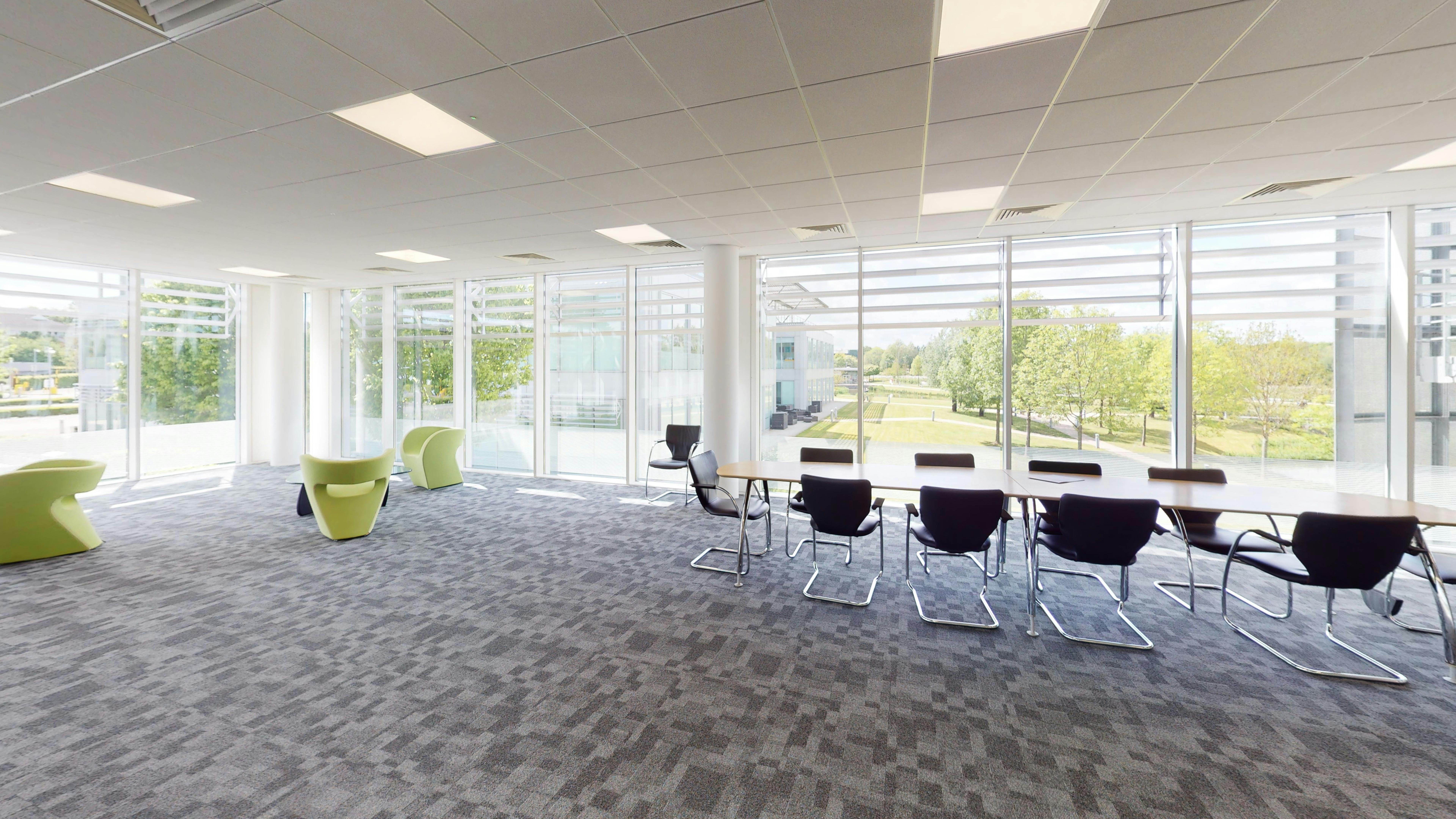 Office in Fareham - photo 2