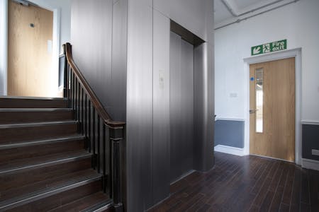 48 Corn Street, Bristol, Office To Let - 48 Corn Street lobby.jpg