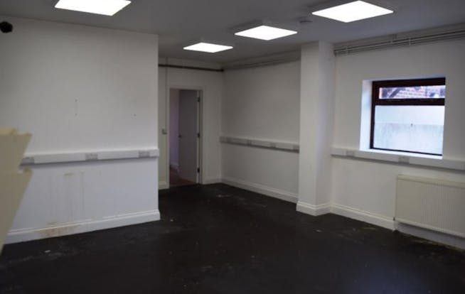 2 Chapel Lane, Godalming, Offices / Retail For Sale - Inside 2.jpg