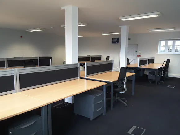 Unit 1, The Bullpens, Basingstoke, Office To Let - 20160426_144234.jpg