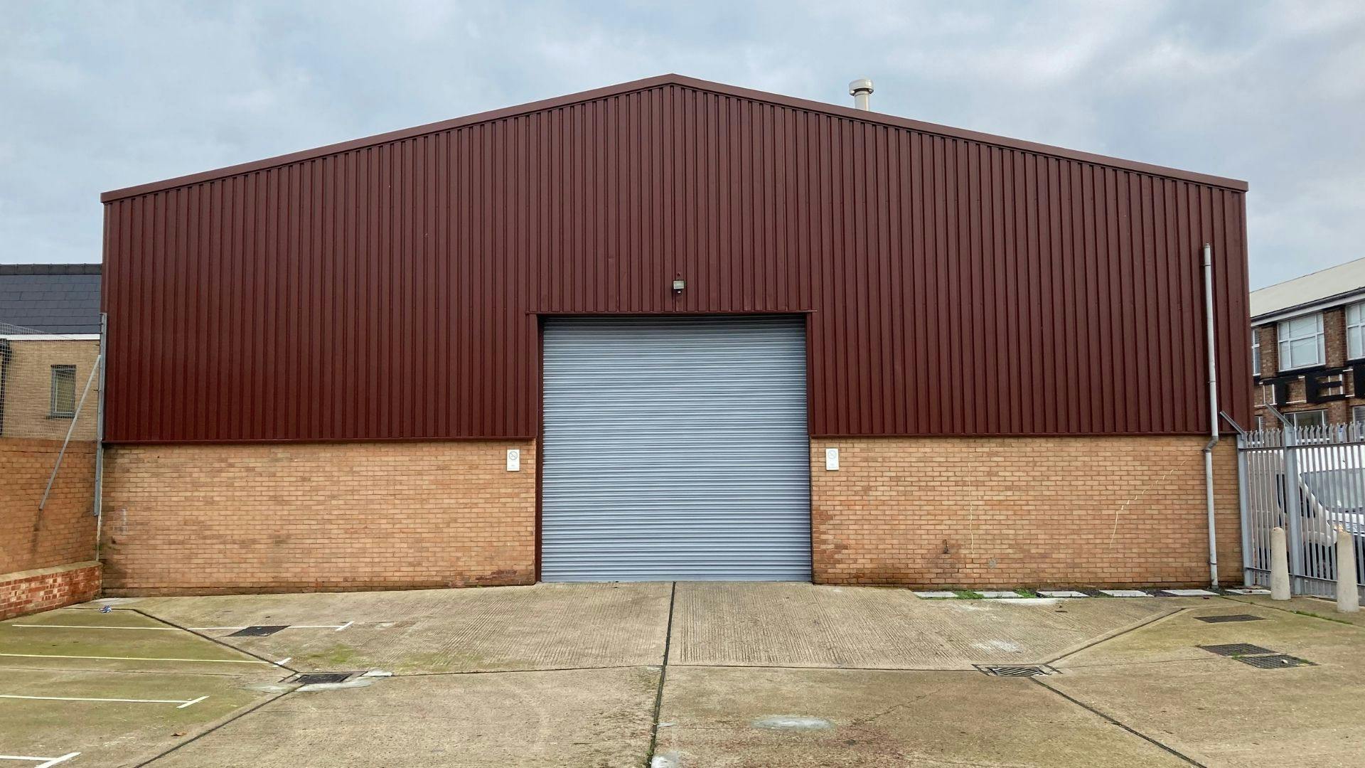 Industrial Unit in London - photo 2