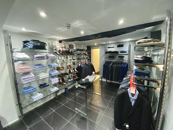24 High Street South, Dunstable, Retail To Let - Image 3