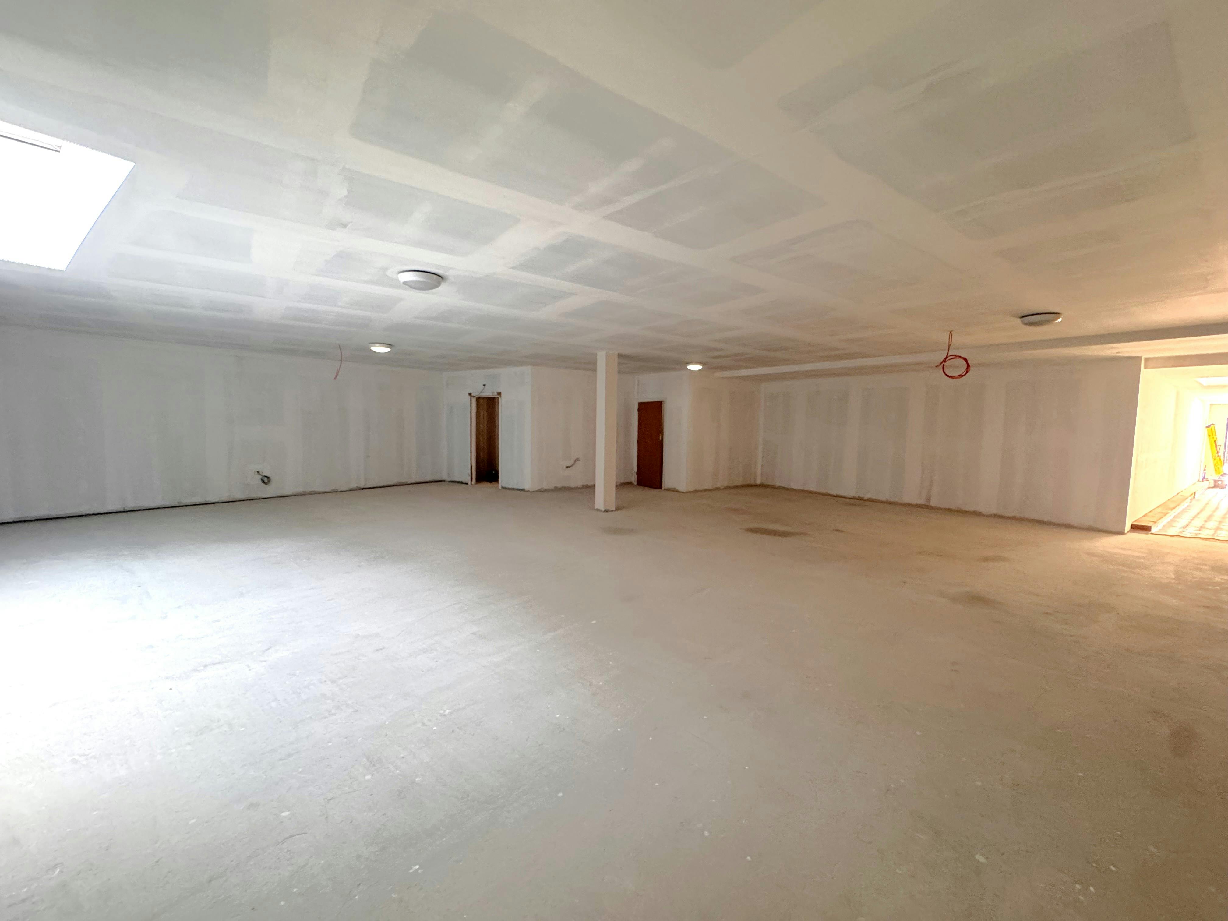 Unit 3 Mann's House, 101 High Street, Cranleigh, Office / Other / Retail To Let - IMG_1377.jpeg