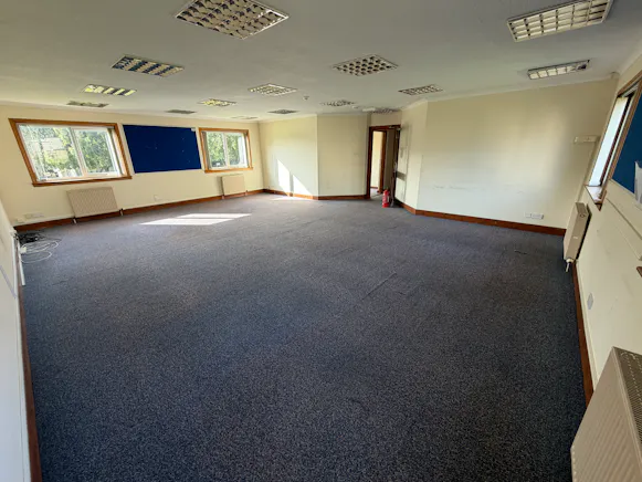 Unit 75B, Perth Airfield, Perth, Offices To Let - IMG_7229.JPG
