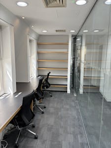 Queens House, London, Office To Let - IMG_7585.jpg