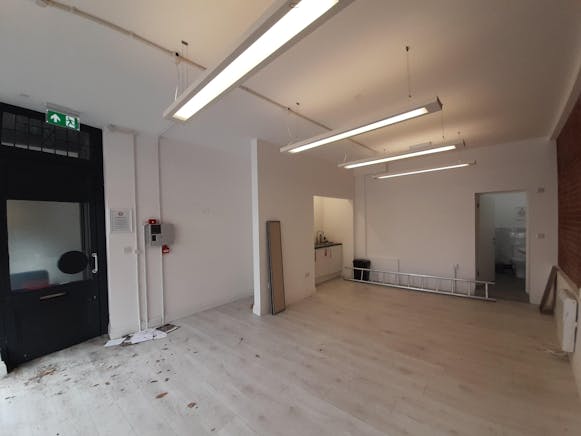47 Winchester Street, Basingstoke, Retail To Let - 20250721_123057.jpg
