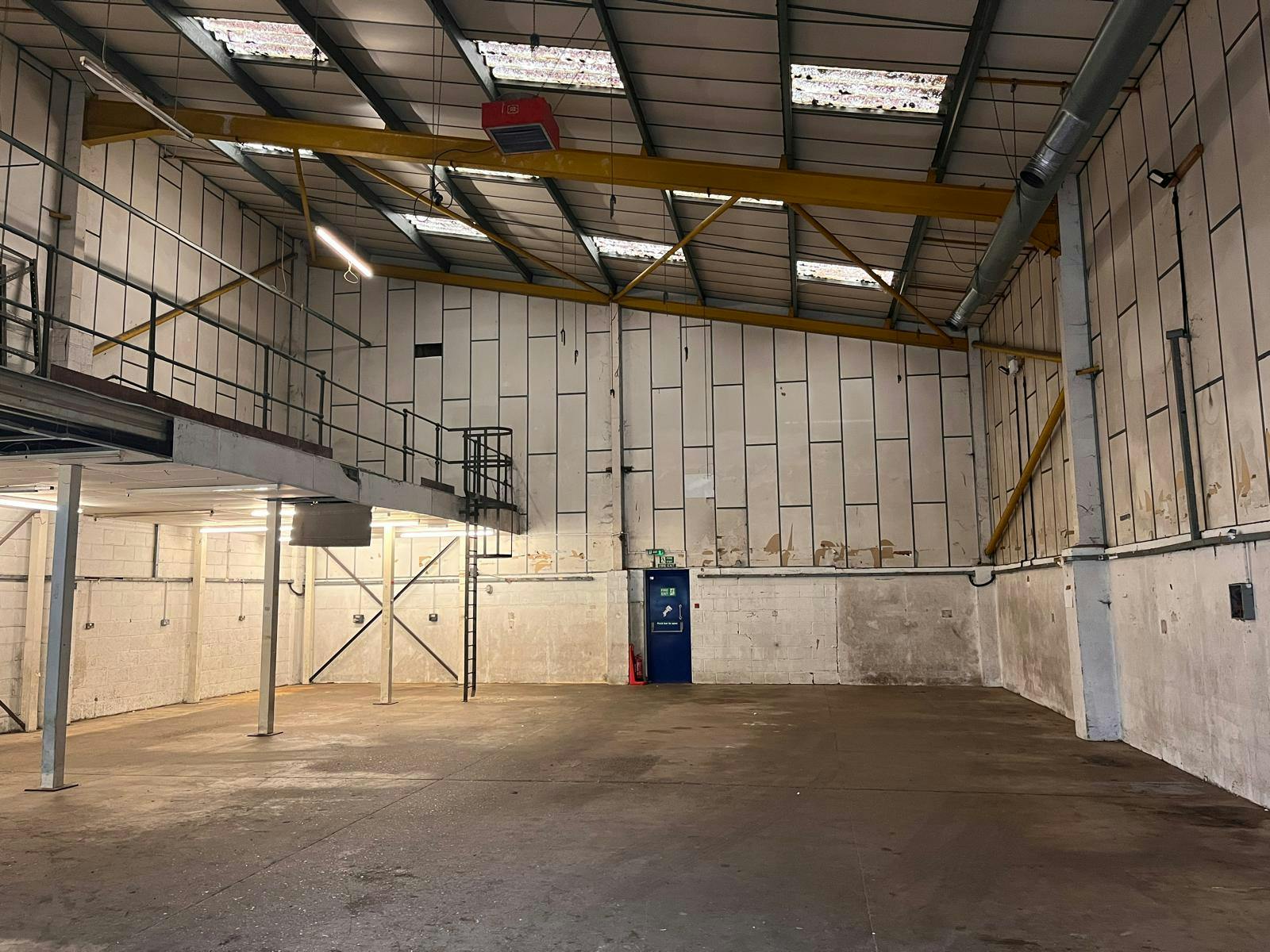 Unit H Progress Road, Sands Industrial Estate, High Wycombe, Industrial To Let - WhatsApp Image 20251112 at 140311_ac65baf7.jpg