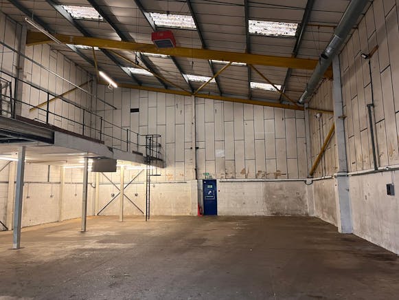 Unit H Progress Road, Sands Industrial Estate, High Wycombe, Industrial To Let - WhatsApp Image 20251112 at 140311_ac65baf7.jpg