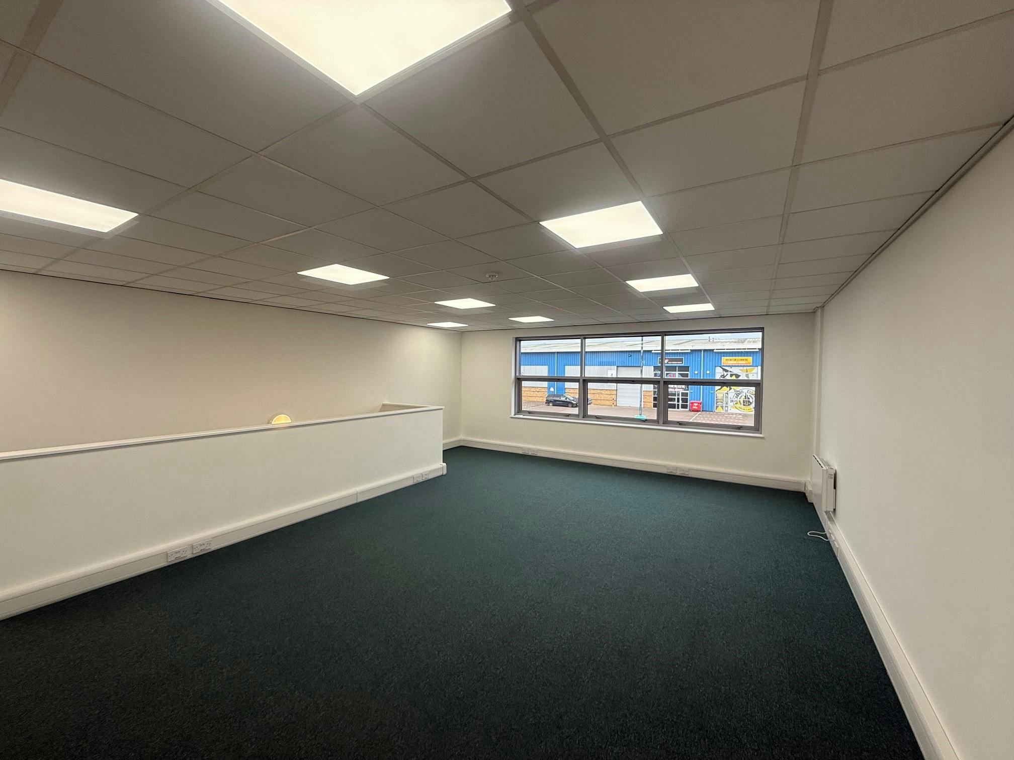 Unit 8 IO Centre, Radway Road,, Swindon, Industrial To Let - 10.jpg