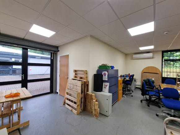 Unit 4 Hassocks Wood Business Centre, Basingstoke, Industrial To Let - 7c904e1426d9476b9f4a7651394a7dc5.JPG