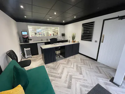 Unit 2, 55 Progress Road, Leigh-on-Sea, Industrial To Let - photo_06_4k_4x3.jpg