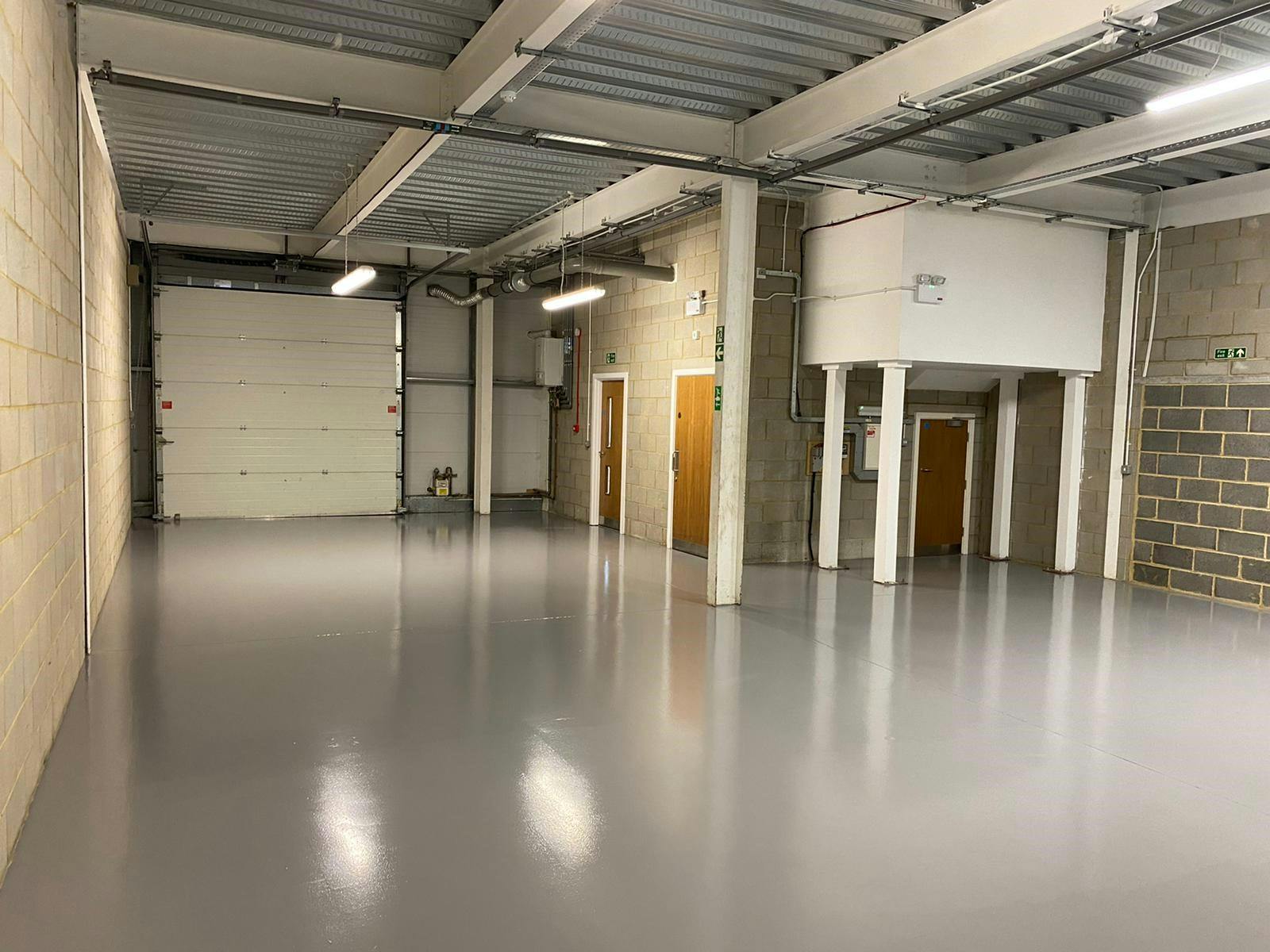 Industrial Unit in Weybridge - photo 3