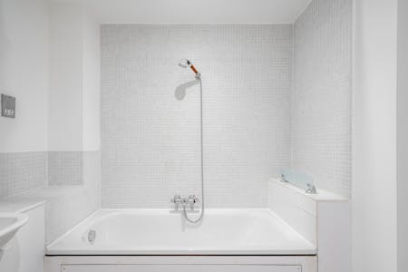 28 Woodseer Street, London, Residential To Let - Woodseer St 28 F3 - 2.jpg