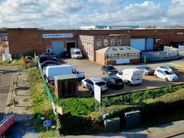 Unit 21 Sundon Industrial Estate, Dencora Way, Luton, LU3 3HP