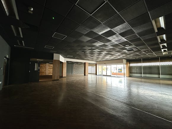 70-74 High Street North, Dunstable, Retail To Let - Image 7