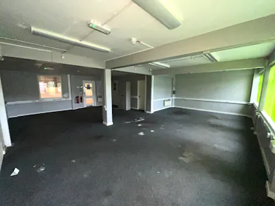 16 Hallsteads, Buxton, Industrial/Logistics To Let - Ground Floor Office