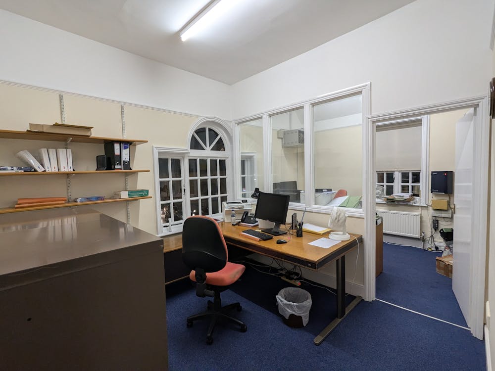 1 High Street & 18 Park Street - 1000007400.jpg