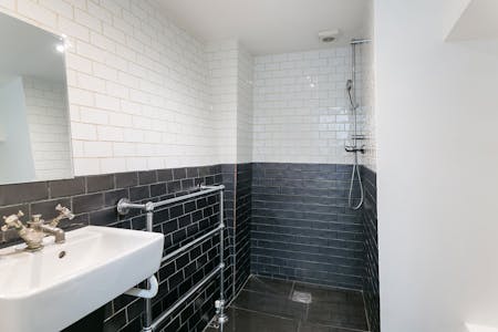 11A Kingsland Road, London, Leisure / Office / Retail To Let / For Sale - 11aKingslandRoadShoreditchHoxtonE28AARetailClassEShowroomToLetInternal12DominionLondon.jpg