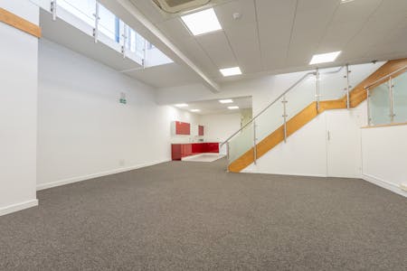 Ground Floor, 96-99 Queens Road, Brighton, Retail To Let - DSC08328.jpg
