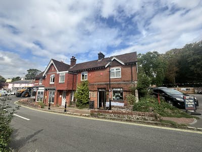 2 London Road, Waterlooville, Investment / Office / Retail For Sale - IMG_9381.JPEG