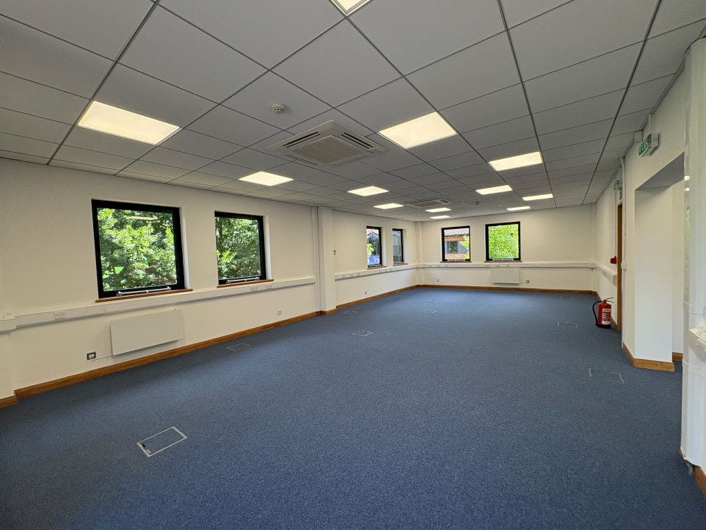 Unit 11-12 Somerville Court, Banbury, Office To Let / For Sale - image00061.jpg