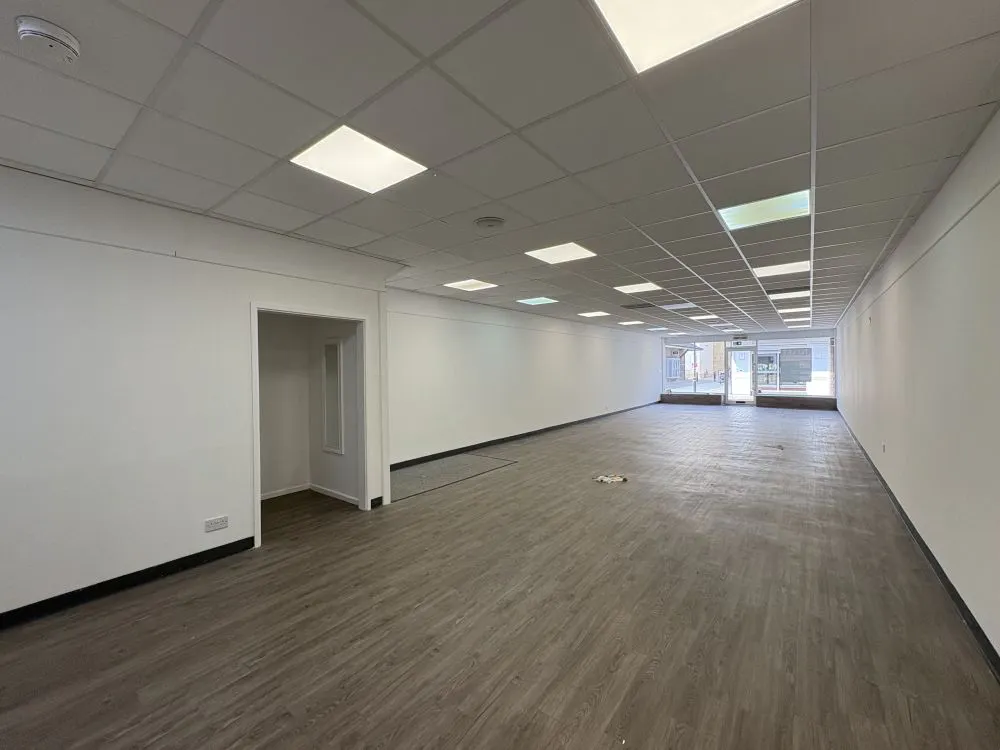 Units 4, 32 & 3 Crown Walk, Bicester, Office / Retail To Let - Unit 4-5.jpg