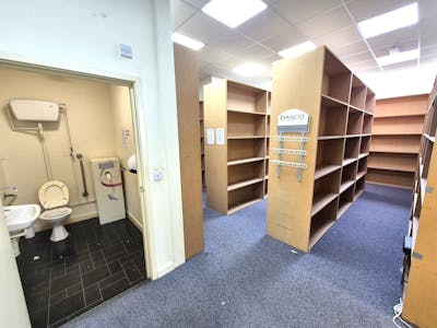 2 Warren Street, Stockport, Retail To Let - 20250624_151247.jpg