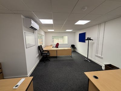 Unit D, De Clare House, Caerphilly, Industrial To Let - IMG_3358.jpg
