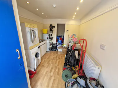 83A Stakes Road, Waterlooville, Office / Warehouse For Sale - 20260723_101145.jpg