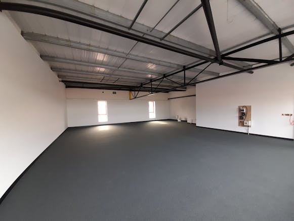 2 Chineham Point, Basingstoke, Industrial / Warehouse To Let - 20250310_122026.jpg