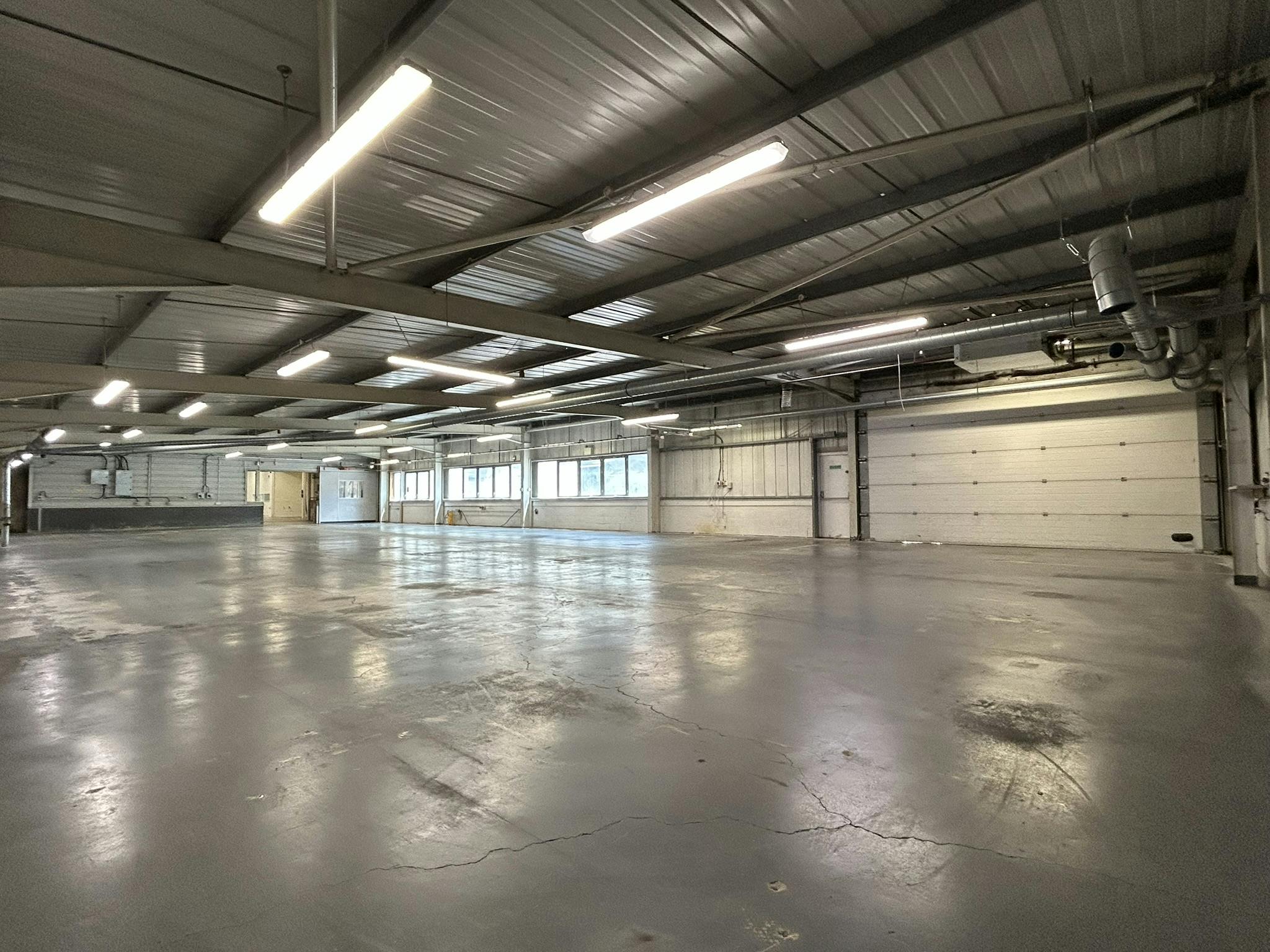 Unit R, Westmead Industrial Estate, Westmead Drive, Swindon, Industrial / Other For Sale - IMG_6118.JPEG