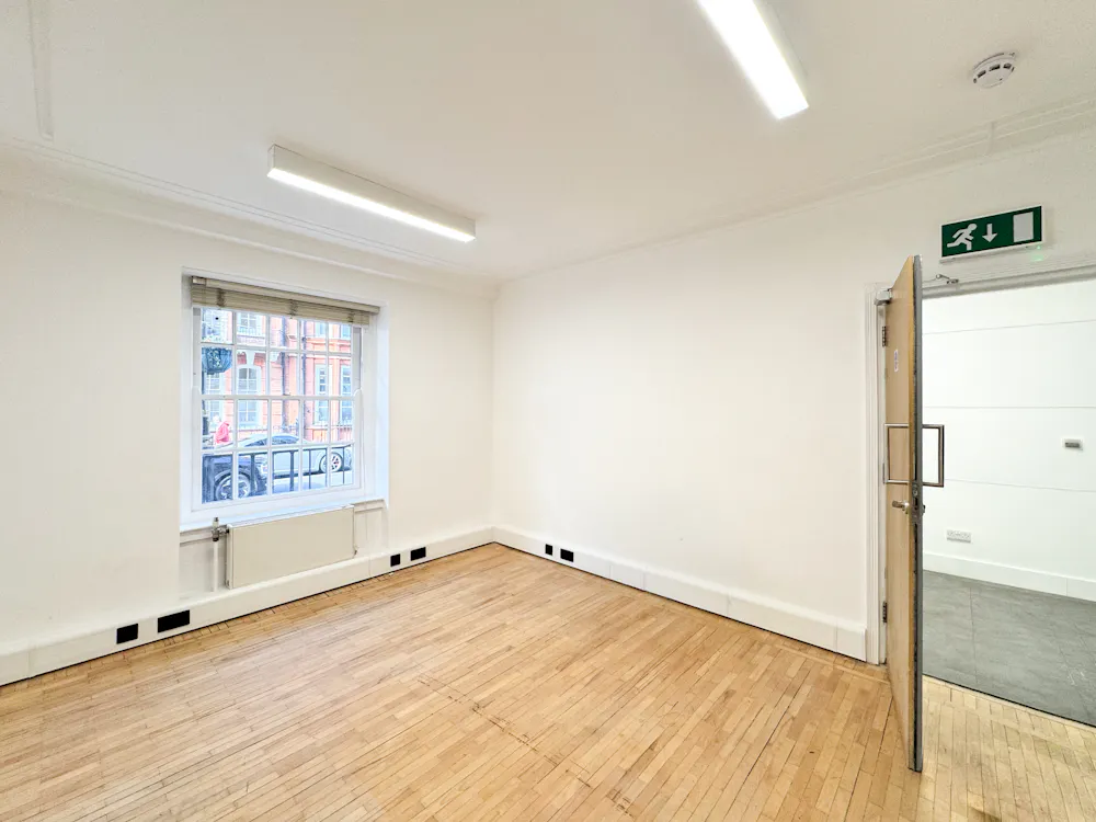 8 Wimpole Street - office2.jpg
