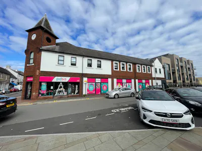 46 Wind Street, Neath-Port Talbot, Retail / Retail - In Town To Let - IMG_1644.jpeg
