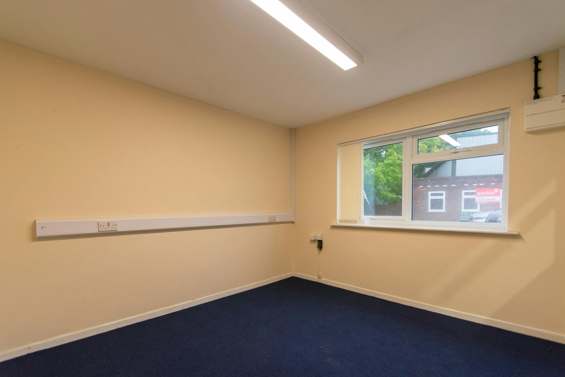 Industrial Unit in Verwood - photo 2