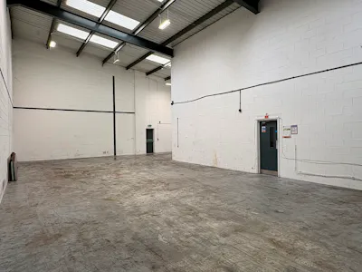 Unit 5, Inwood Business Centre, Hounslow, Industrial / Warehouse To Let - IMG_7830.JPEG