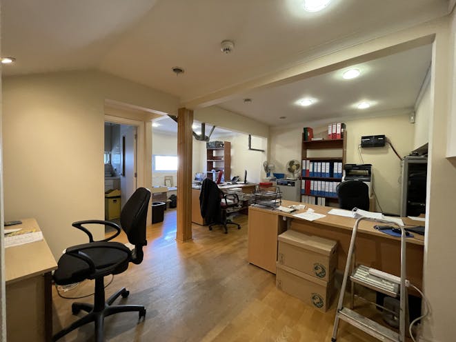 Unit 4 Bridge Works, Leatherhead, Warehouse & Industrial To Let - IMG_4907.jpg