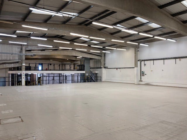 Industrial Unit in London - photo 2