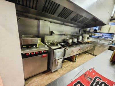 146 Sutton Road, Southend-on-Sea, Residential Flat / Retail To Let - 26a7eadd-WhatsApp 20Image 202026-02-02 20at 2016.33.59 20 283 29.jpeg