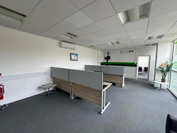7 The Vineyards, Chelmsford, Office / Retail To Let - Picture 1.jpg