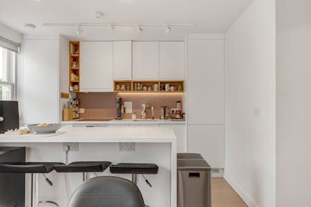 St John Street, London, Residential Flat To Let - Kitchen