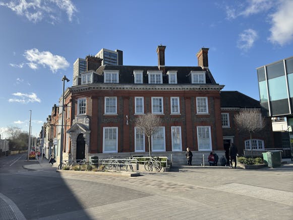 1-2 High Street, Woking, Retail To Let - IMG_1050.JPEG