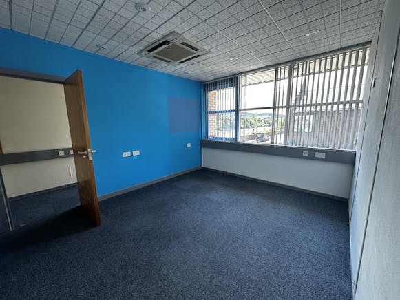 Suit 4, South Inch Business Centre, Perth, Offices To Let - IMG_0127.JPG