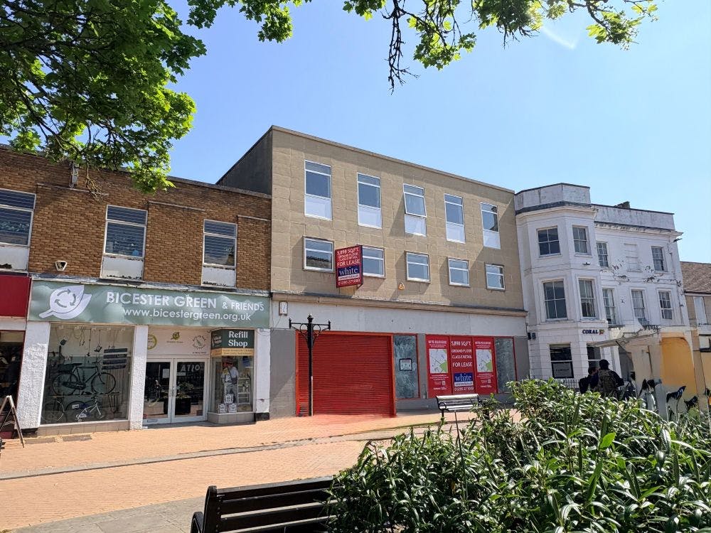 12 Sheep Street, Bicester, Leisure / Retail / Office To Let - IMG_0112.jpg